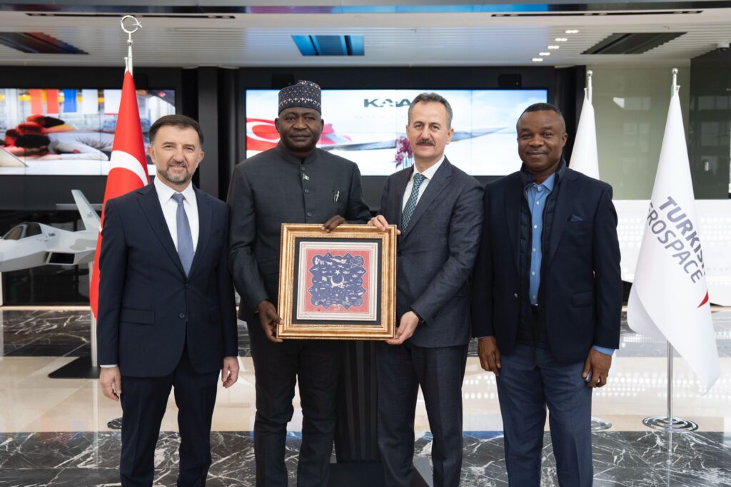 Nijerya Heyeti TUSAŞ Tesislerinde