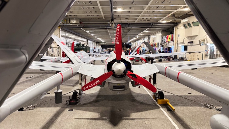 Rotterdam’da TCG Anadolu’nun içinde Türk Savunma Sanayii Sergisi Yapıldı